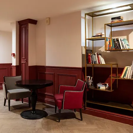 Royal - Centre Comédie Hotel