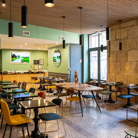 Royal - Centre Comédie Hotel