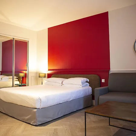 Royal - Centre Comédie Hotel