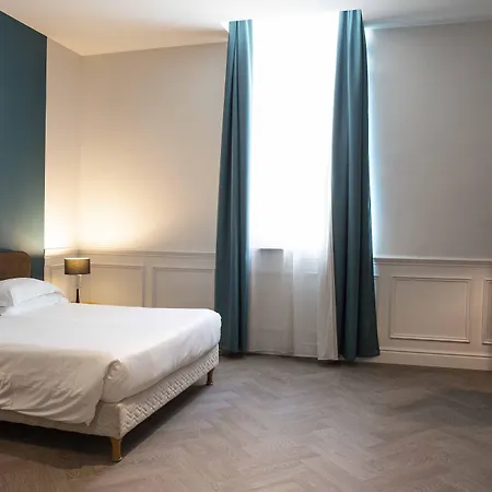 Royal - Centre Comédie 3*