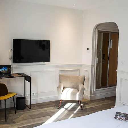 Hotel Royal - Centre Comedie 3*
