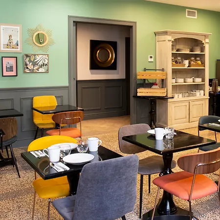 Royal - Centre Comédie 3*