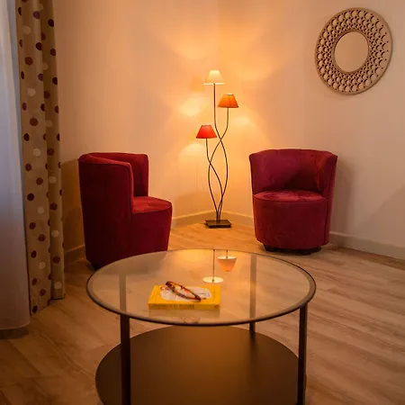 Hotel Royal - Centre Comedie 3*