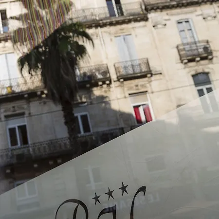 Royal - Centre Comedie 3*