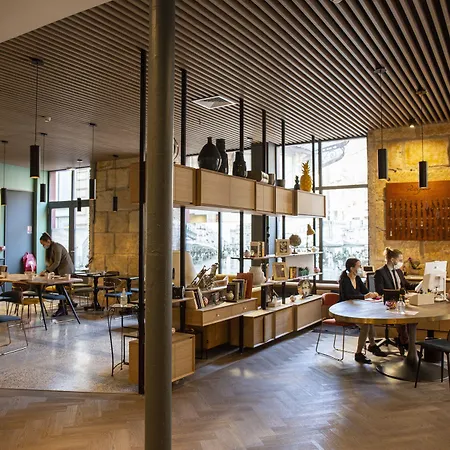 Royal - Centre Comedie Hotel